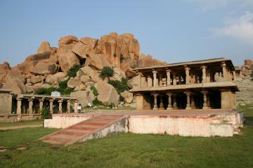 End of Hampi Bazaar