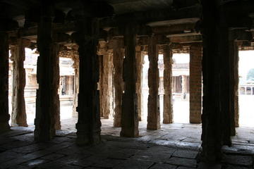 Mandapa pillars