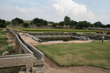 Water channel to feed stepped tank