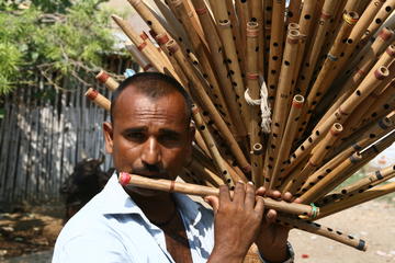 Flute seller